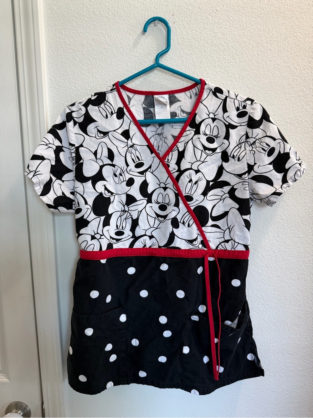 Scrub top Minnie Mouse-Inspired Small